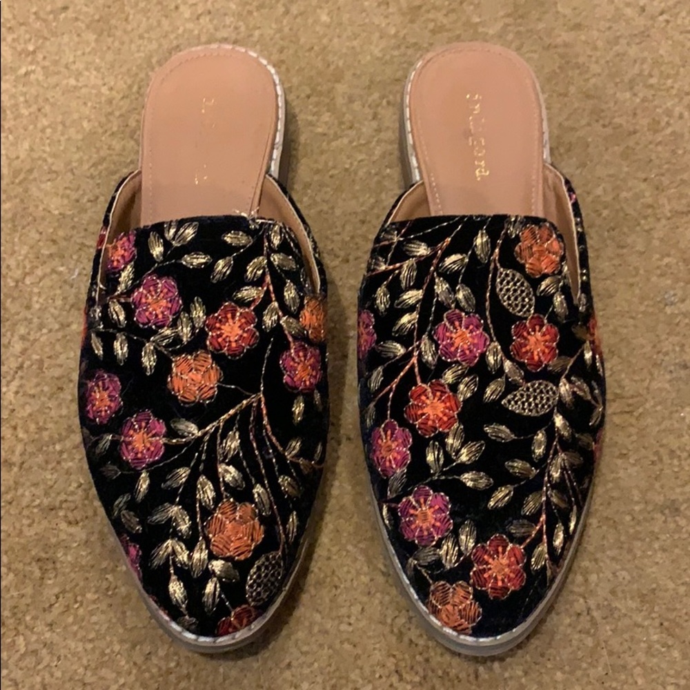 Indigo Rd Embroidered velvet Mules